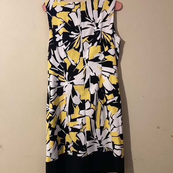 Dress - Picture 4 of 5